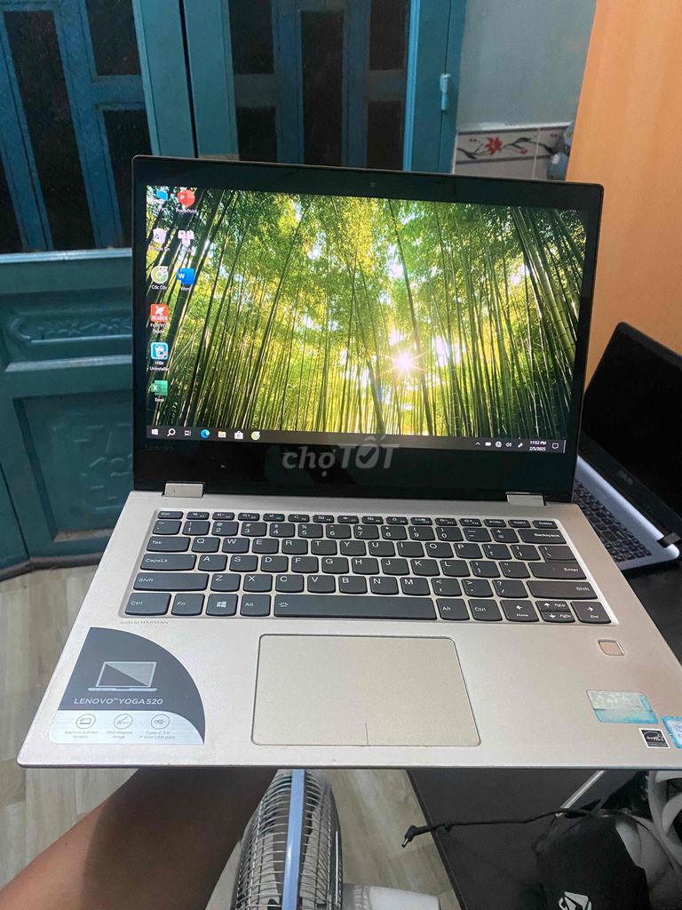 Cần bán laptop Yoga cảm ứng gập 360 độ