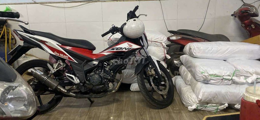 Honda Sonic 62zz Красно-белая г. Хошимин собственник