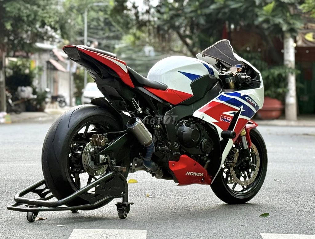 Cần bán Honda CBR1000 date 2014 biển TP. Mua bán Xe máy tại Quận 6 Tp Hồ Chí Minh được đăng bởi Thiên Trà Motor hình 7