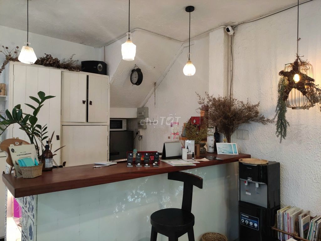 🥬CHILL giữa lòng SÀI GÒN🥬10x10m - 2 Tầng. Cho thuê văn phòng, mặt bằng kinh doanh tại Quận 1 Tp Hồ Chí Minh được đăng bởi Hoàng Minh hình 3