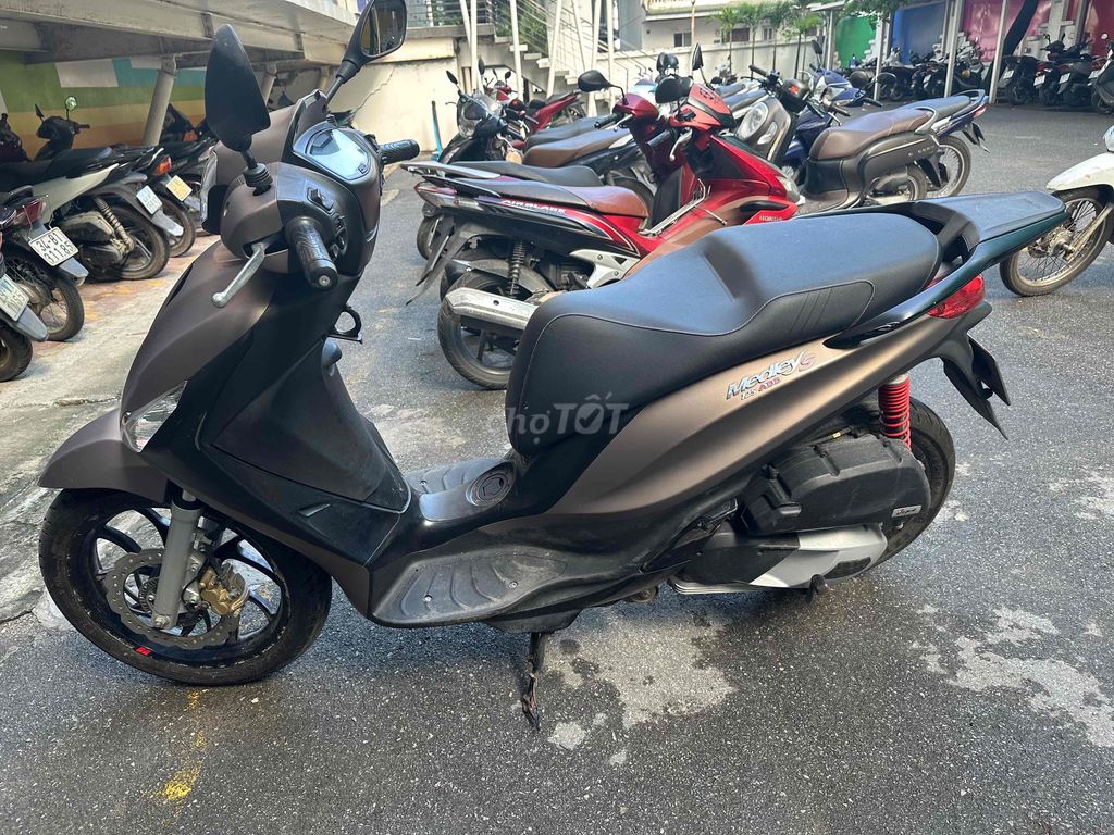 Bán ce piagio Medley chính chủ ít đi. Mua bán Xe máy tại Quận Tây Hồ Hà Nội được đăng bởi phan Tho hình 6