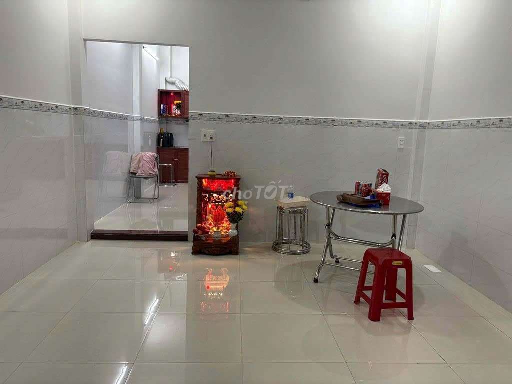 NHÀ HẺM CÓ NỘI THẤT 4*11M 1 TRỆT 1 LẦU GẦN TRƯỜNG VÀ AEON TÂN PHÚ