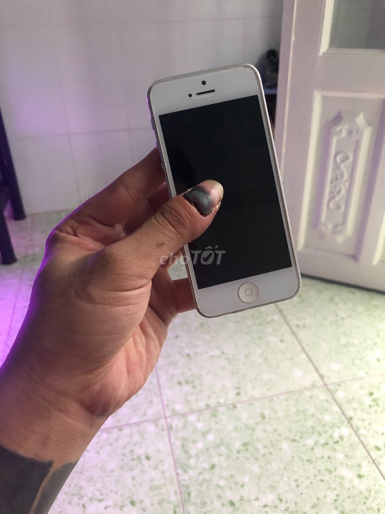 0901490409 - Apple iPhone 5 16 GB trắng zinall đẹp 96%