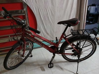 Xe đập phổ thông màu đỏ. Mua bán Xe đạp tại Huyện Cần Giuộc Long An được đăng bởi Trinh Nguyen