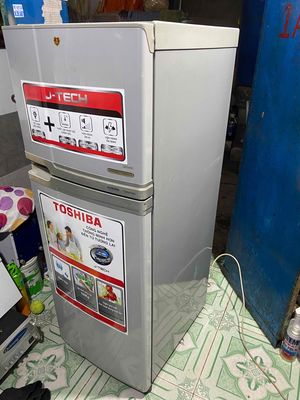 Thanh lý tủ lạnh Toshiba 160l xài tốt