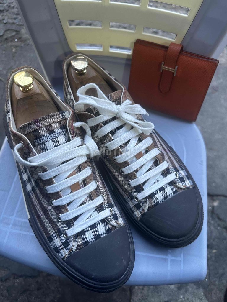 hiệu Burberry, made in Italy, size 42. Mua bán Giày dép tại Quận 1 Tp Hồ Chí Minh được đăng bởi TUẤN hình 1