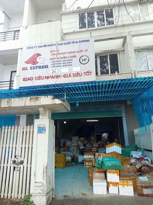 Chuyển Phát Nhanh Quốc Tế