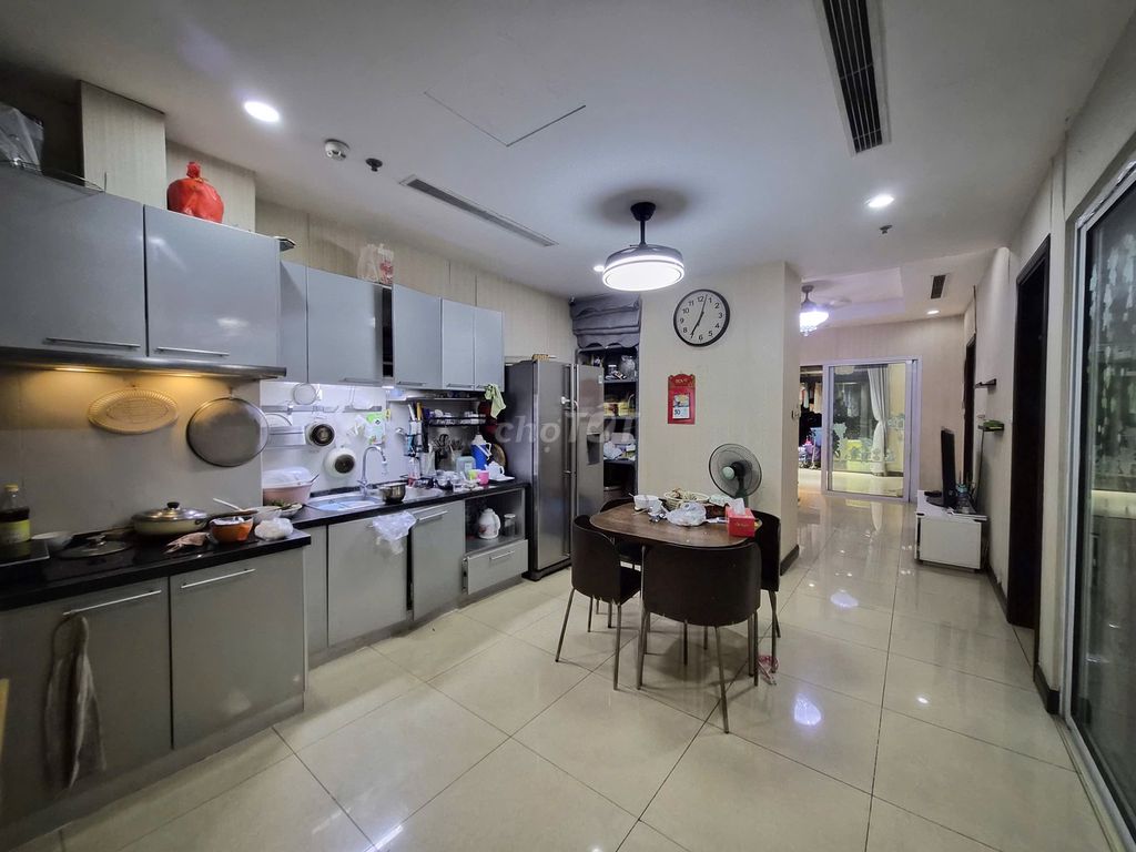Chính chủ cho thuê nhà tại tầng 12A R4B Royal City