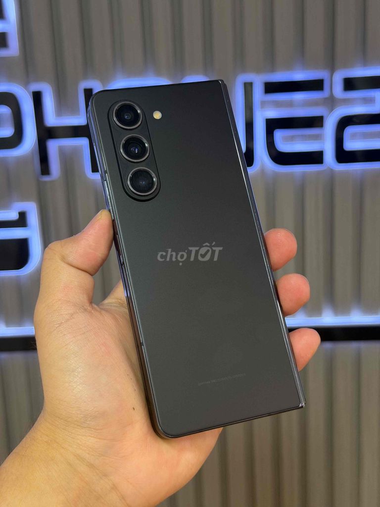 Samsung Galaxy Z Fold5 256GB Đen. Mua bán Điện thoại tại Quận 3 Tp Hồ Chí Minh được đăng bởi Phone2Hand hình 1