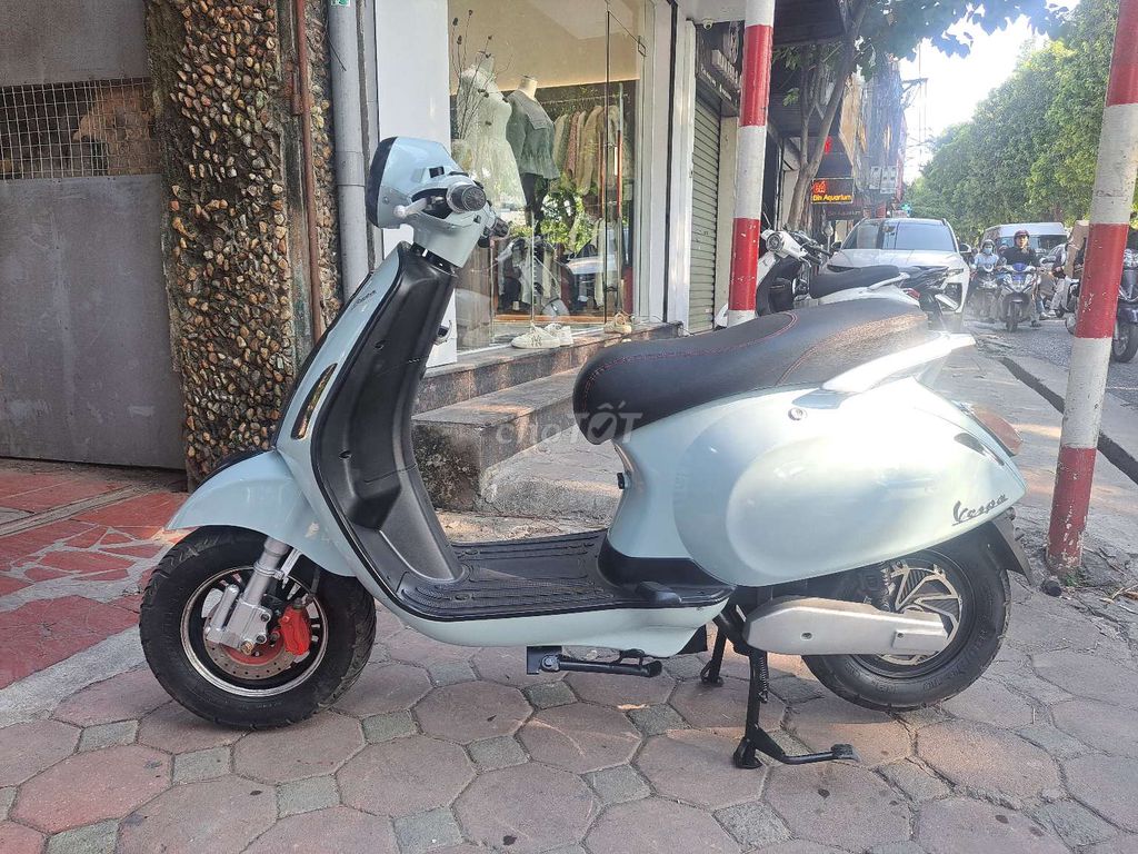 Xe máy điện Vespa màu xanh. Mua bán Xe điện tại Quận Đống Đa Hà Nội được đăng bởi Thiên Hương hình 4