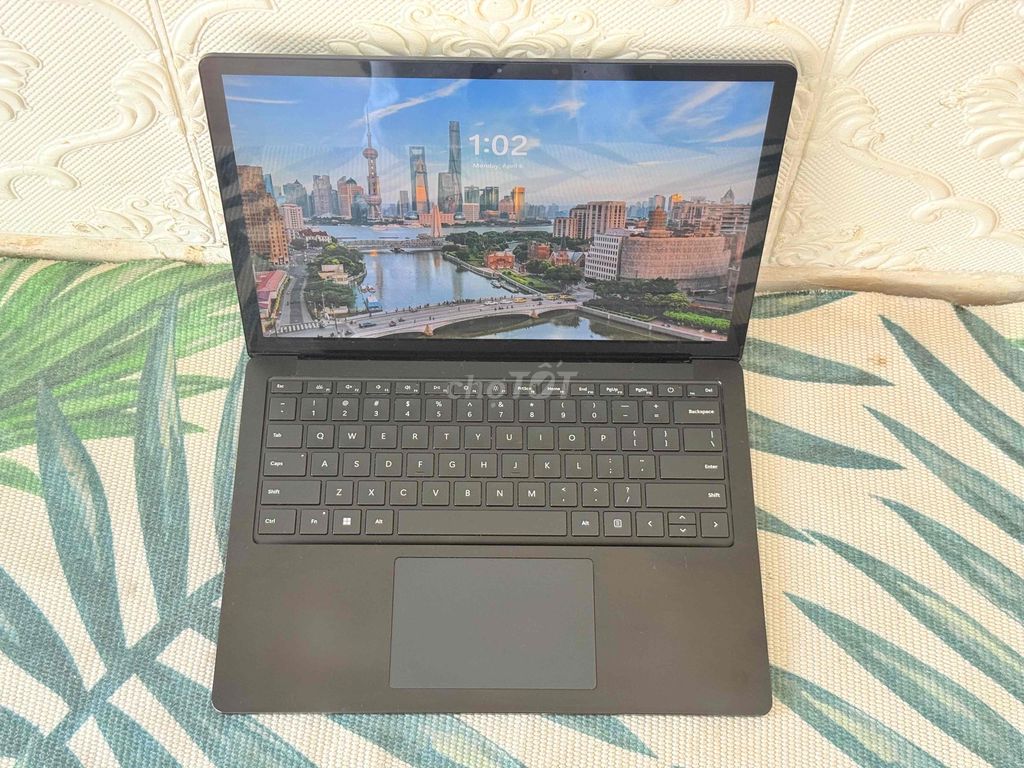 surface laptop 5 13.5 i7/16GB/256GB new 98% zin. Mua bán Laptop tại Quận 3 Tp Hồ Chí Minh được đăng bởi Laptop macbook sumi hình 1