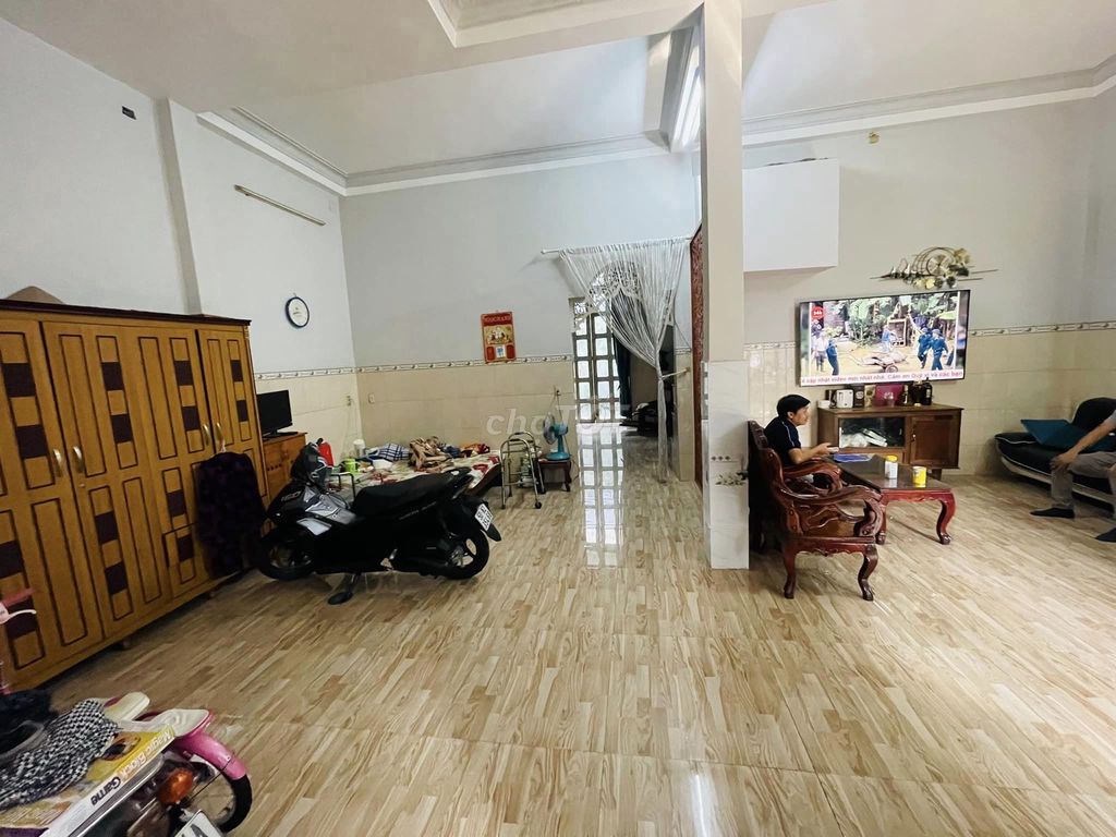 Cần bán nhà mặt phố Tỉnh lộ 10, Bình Tân 230m2, 2MT, 26tỷ