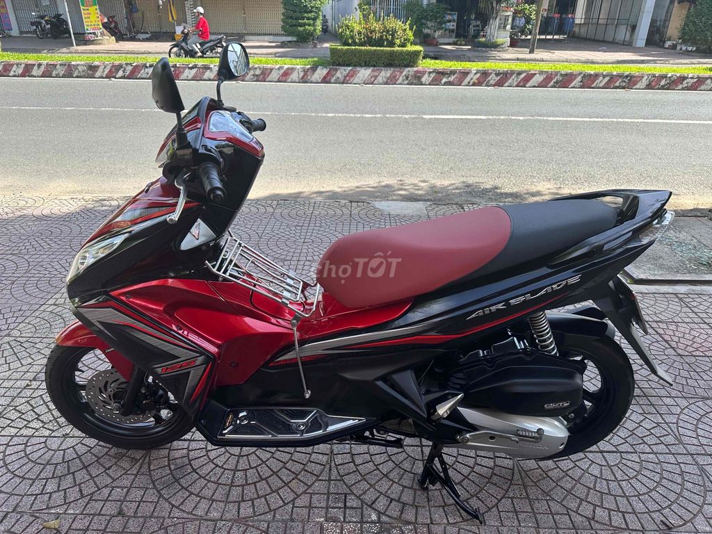 Honda Air Blade 2014 Đỏ đen. Mua bán Xe máy tại Thành phố Vĩnh Long Vĩnh Long được đăng bởi xe máy Tùng Beo hình 4