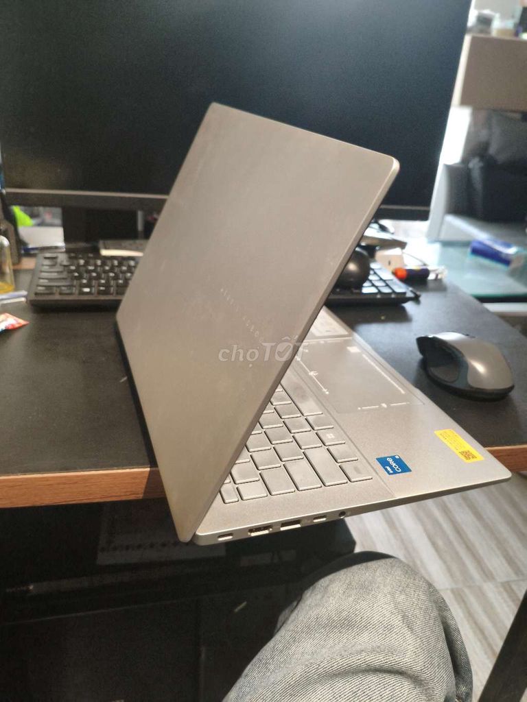ASUS Vivobook S14/S16 Bạc Like New. Mua bán Laptop tại Thành phố Thủ Đức Tp Hồ Chí Minh được đăng bởi Hoàng Thành hình 1