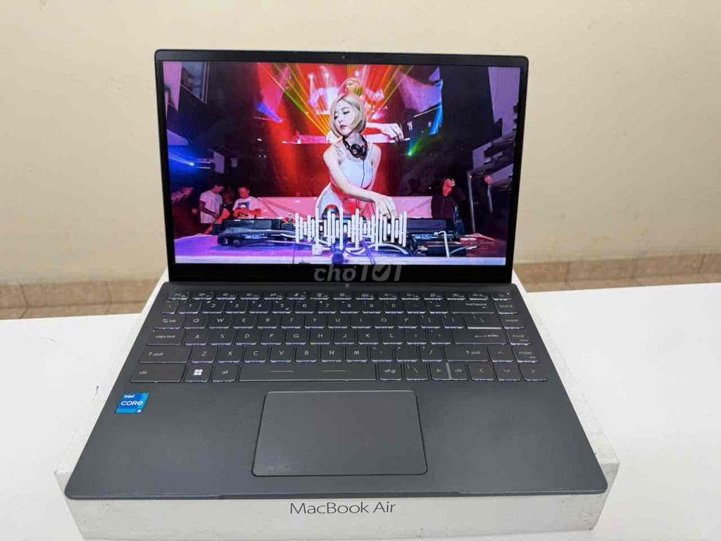 MSI Modern 14 B11SBU vỏ nhôm. Mua bán Laptop tại Quận Thanh Xuân Hà Nội được đăng bởi Phạm Duyên Laptop 118 hình 1