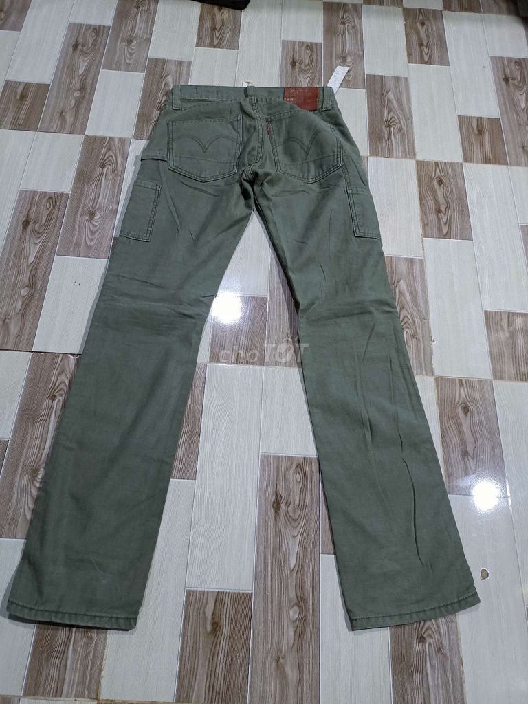 Eo 78 Levi's Nhật vải saten rêu olive skiny rock. Mua bán Quần áo tại Quận Thốt Nốt Cần Thơ được đăng bởi Lê Úy Tá hình 1