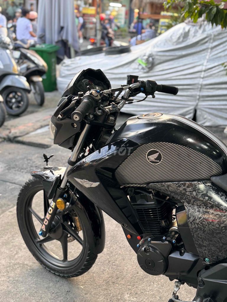 Cần bán Honda RR150 2014 Biển SG 9 chủ kya giấy. Mua bán Xe máy tại Quận Bình Tân Tp Hồ Chí Minh được đăng bởi Việt Motor Bình Tân hình 5