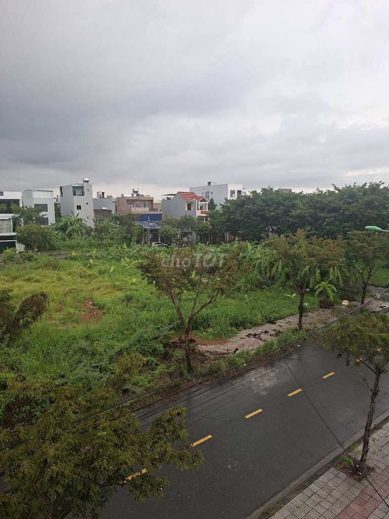 New 3-storey house with 4 bedrooms opposite a park — photo 10