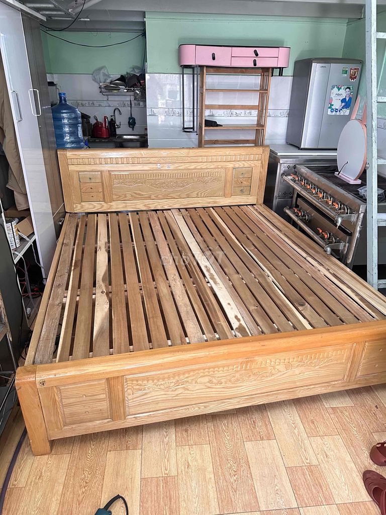 Giường ngủ gỗ Sồi 1m8-2m. Mua bán Giường, chăn ga gối nệm tại Quận Hải Châu Đà Nẵng được đăng bởi 2hand  hình 1