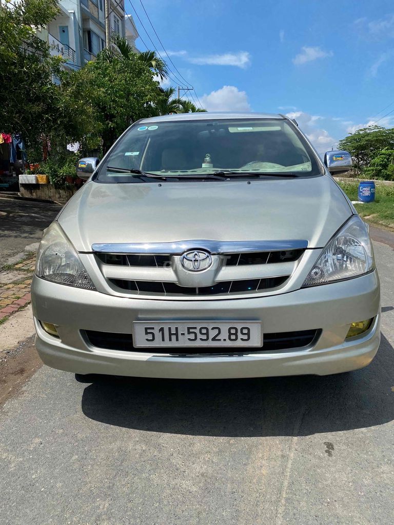 Toyota Innova 2007 G - 170.000 km  