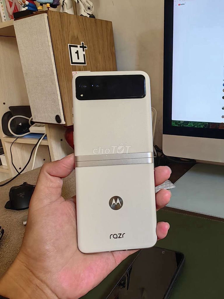 Motorola Razr 2023 (razr 40) 8/128G lưng da