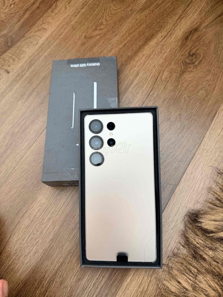 S25 UKTRA 256GB Vàng Gold. Mua bán Điện thoại tại Thành phố Dĩ An Bình Dương được đăng bởi BINHNGUYEN hình 1
