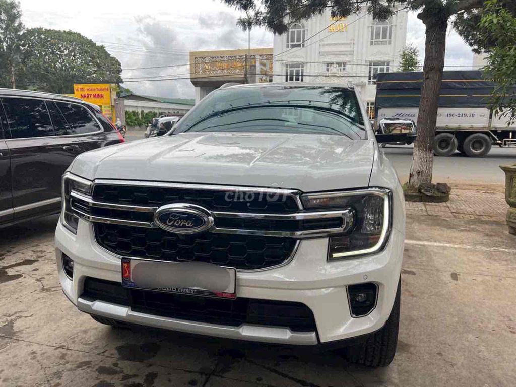 Ford Everest 2025 Titanium 2.0L 4x2 AT - 5000 km. Mua bán Ô tô tại Quận 12 Tp Hồ Chí Minh được đăng bởi Văn Bình hình 1