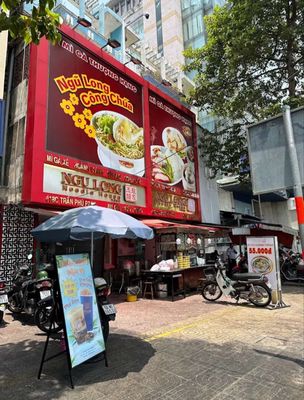 Tuyển nhân viên phụ bán - phụ bếp.. Việc làm tại Quận 5 Tp Hồ Chí Minh được đăng bởi Mì Gà Ngũ Long  hình 1