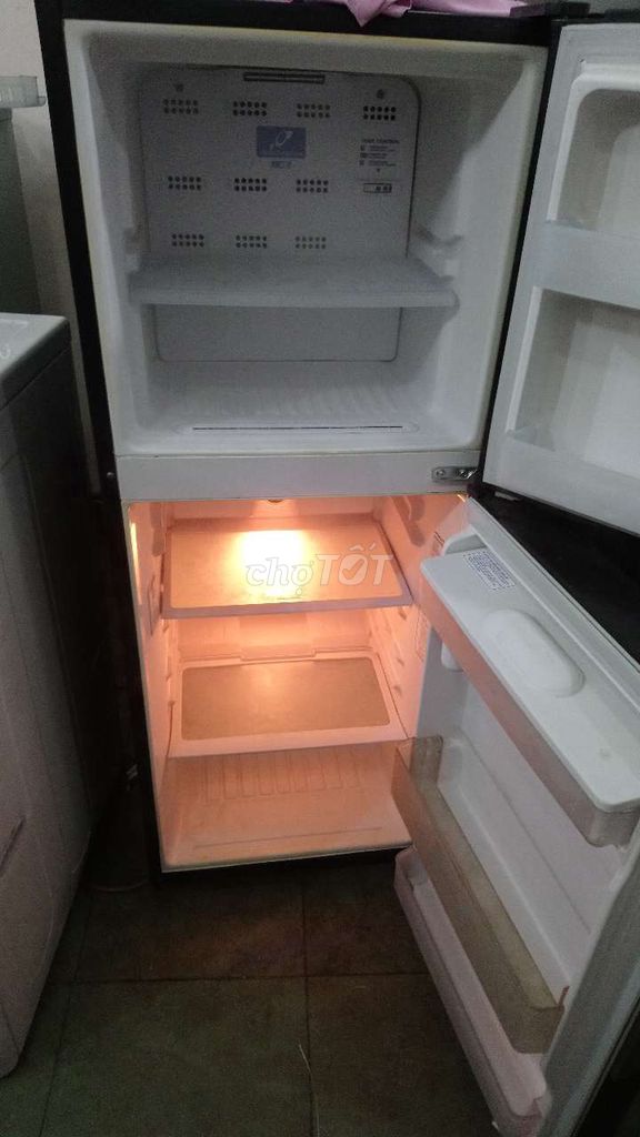 0944810979 - tủ lạnh đẹp như hình. Màu đen..