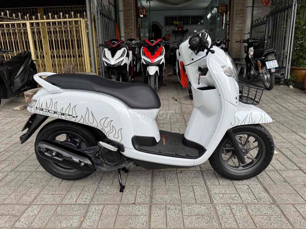 Honda Scoopy Trắng. Mua bán Xe máy tại Thành phố Long Xuyên An Giang được đăng bởi Hoàng Thiện Khang    Khang 67 hình 3
