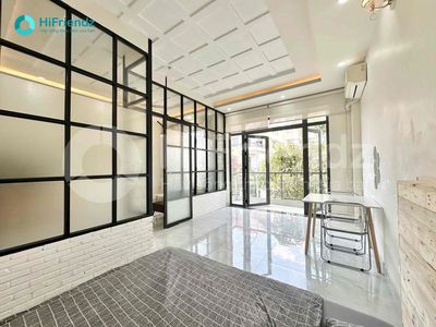 Cho thuê căn hộ ban công rộng 40m2 ngay Liên Phường, The Global City