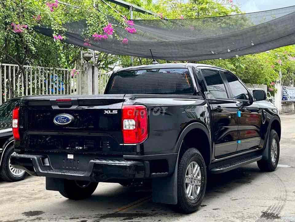 Ford Ranger XLS ĐỦ MÀU. Mua bán Ô tô tại Thành phố Thanh Hóa Thanh Hóa được đăng bởi Ngọc Ford Thanh Hoá hình 8