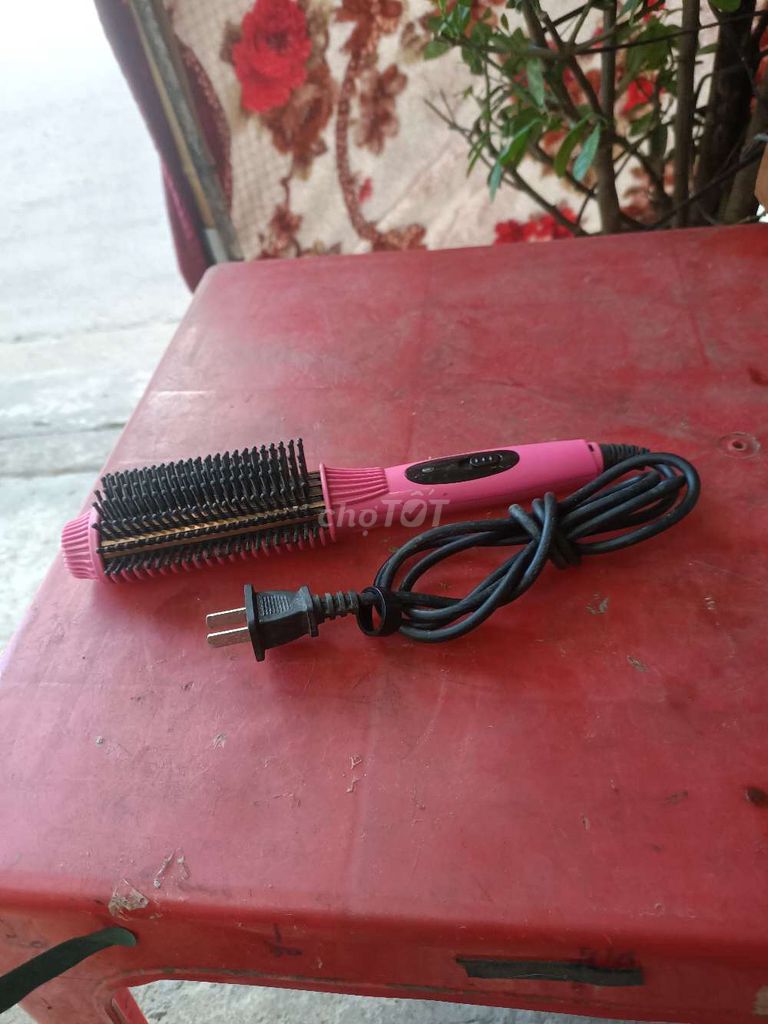 Lược chải cho tóc khô nhanh, 2 chiều nóng, lạnh.. Mua bán Phụ kiện thời trang khác tại Quận Cẩm Lệ Đà Nẵng được đăng bởi Hoàng Tôn hình 1