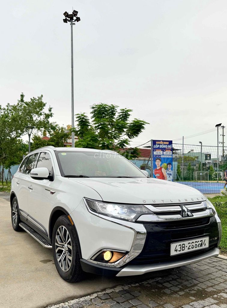 Mitsubishi Outlander, семейный автомобиль в ухоженном состоянии