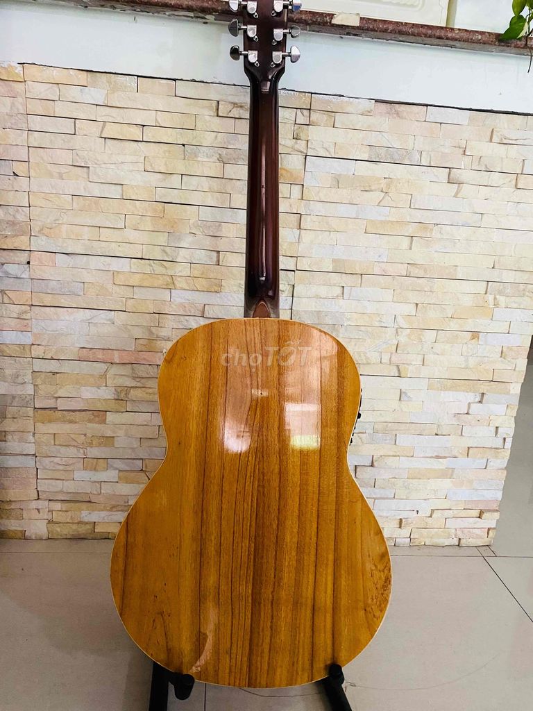 Đàn guitar TÂN CHÂU -EQ.