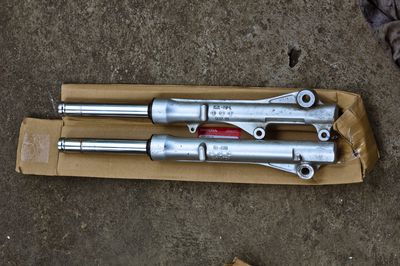 Cặp phuộc trước xe vison hàng theo xe tháo ra. Mua bán Phụ tùng xe tại Thành phố Trà Vinh Trà Vinh được đăng bởi Nguyễn Mười