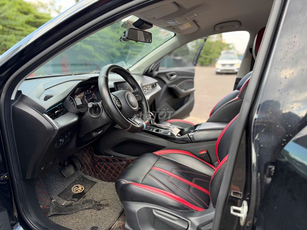 MG MG5 STD 2022 черный 38 тыс. км