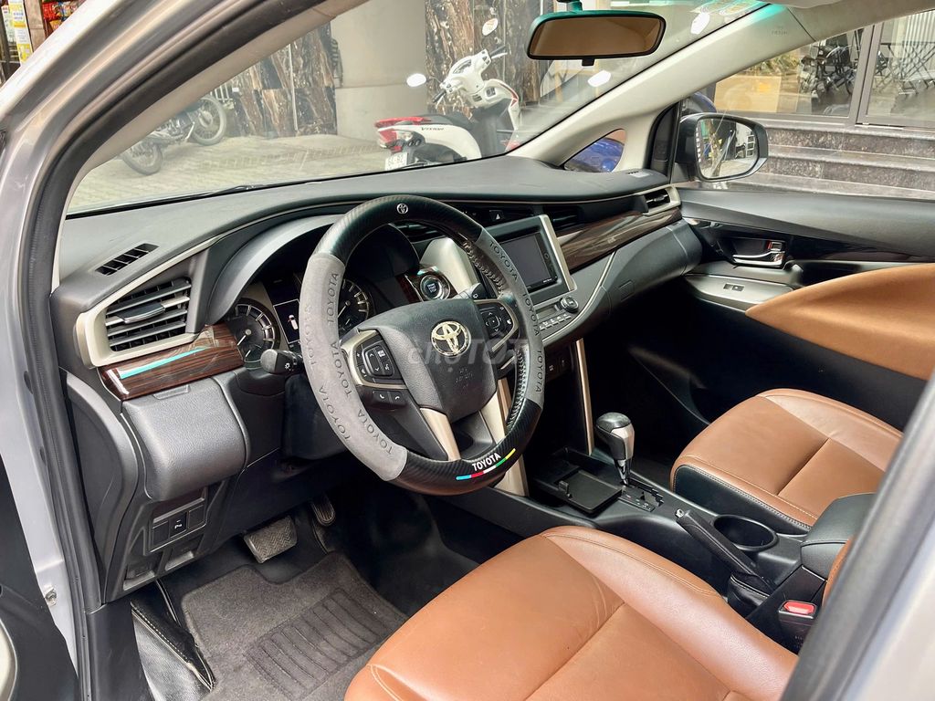 Toyota Innova 2017 2.0V cọp chỉ 55.000km full lsh. Mua bán Ô tô tại Quận 8 Tp Hồ Chí Minh được đăng bởi Trường Nguyễn Xe Sang hình 14