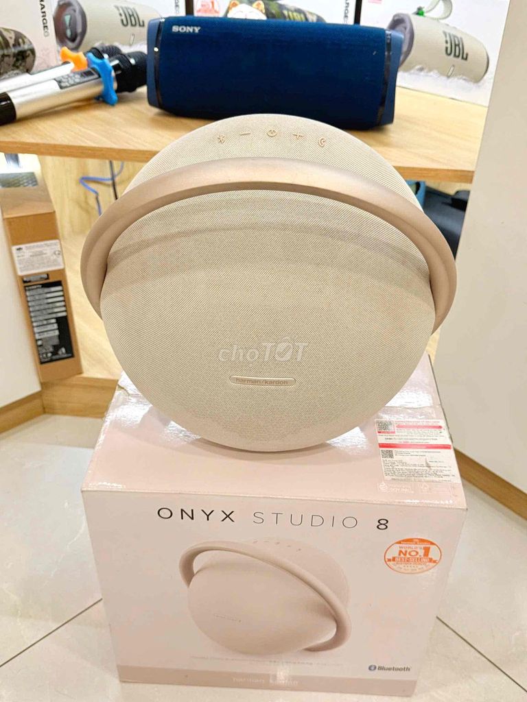 Loa Bluetooth Harman Kardon Onyx Studio 8. Mua bán Tivi, Âm thanh tại Huyện Trảng Bom Đồng Nai được đăng bởi Vinh Báo Đồng Nai hình 1
