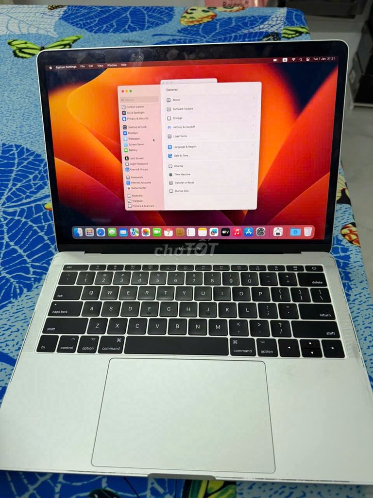 HCM Apple Macbook pro 13 i5 8G 256  A1708