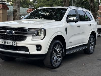 Ford Everest Titanium 1 cầu 2025 Trắng