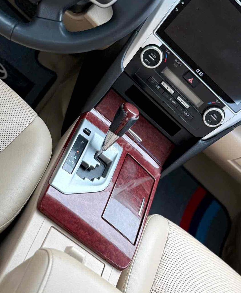 Toyota Camry 2013 2.0E - 60000 km. Mua bán Ô tô tại Quận Long Biên Hà Nội được đăng bởi Bùi Đình Thông hình 9