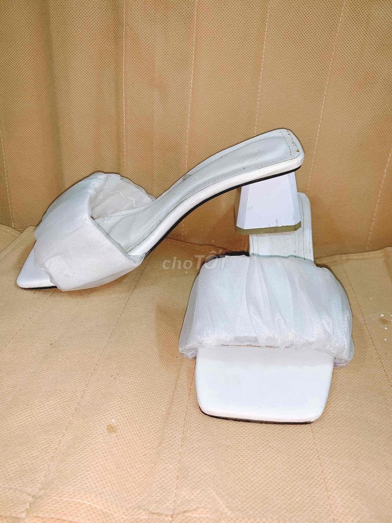 Giày cao gót nữ Trắng 5 phân. Mua bán Giày dép tại Quận 6 Tp Hồ Chí Minh được đăng bởi Góc pass nhỏ xinh hình 1