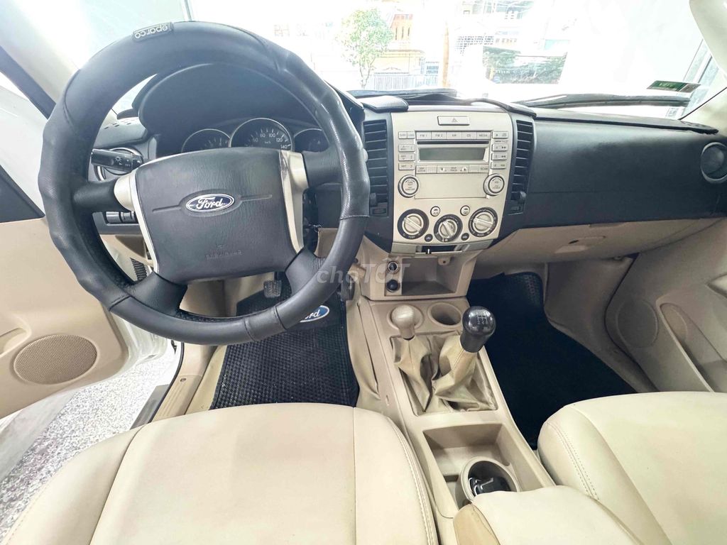 Ford Everest 2012 Dầu 7 chỗ Trắng. Mua bán Ô tô tại Thành phố Pleiku Gia Lai được đăng bởi Huynh kontum hình 9