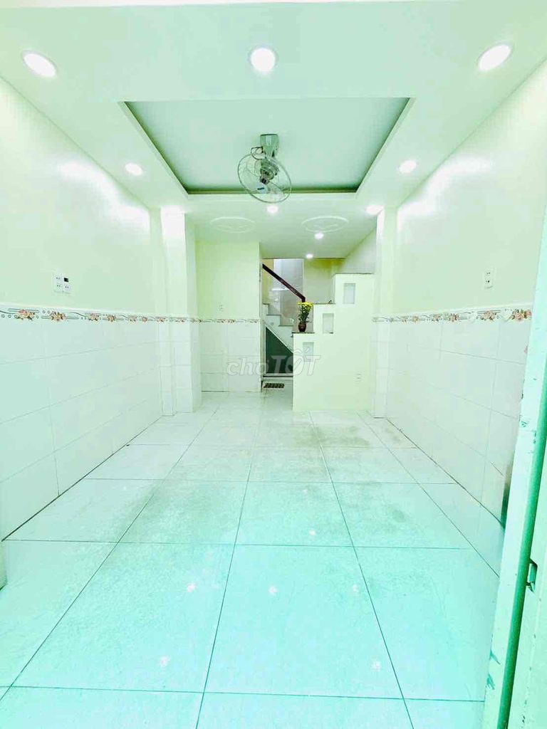 Аренда · 2 комн. · 21 м² · Quận 5, ул. Đường Bạch Vân
