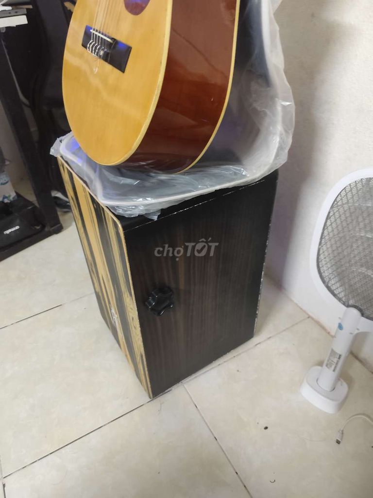 Trống Cajon Vàng Đen Mới. Mua bán Nhạc cụ tại Quận Liên Chiểu Đà Nẵng được đăng bởi Nguyễn Thế Thuật hình 1