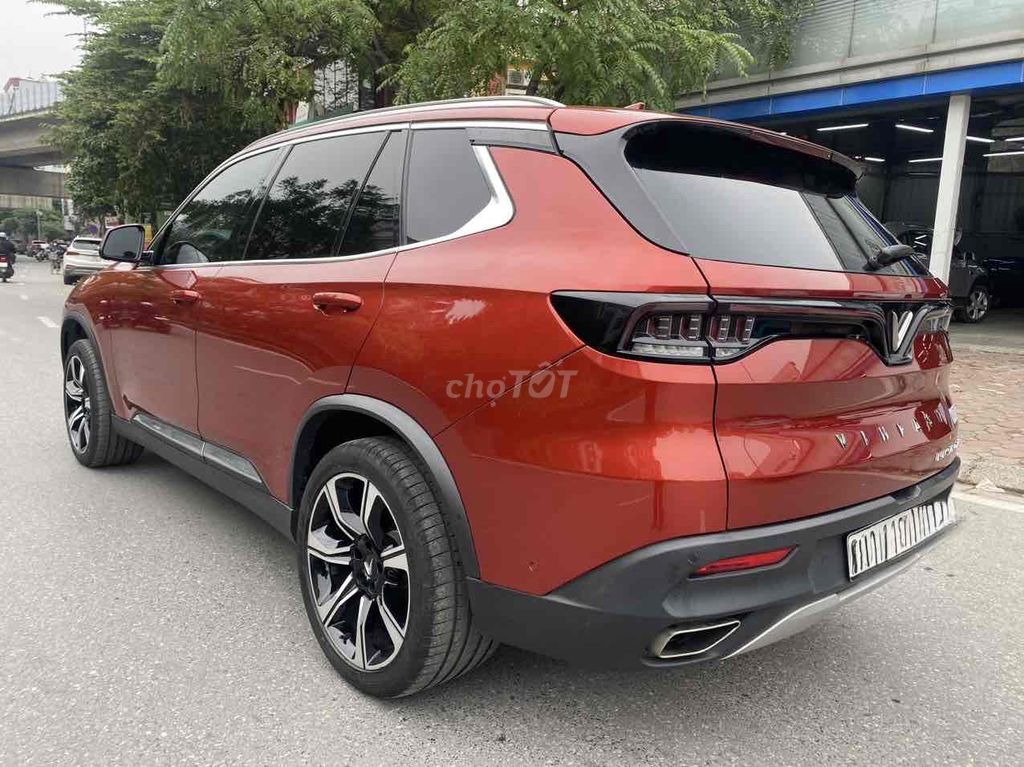 Vinfast Lux SA2.0 Премиум 2019 Красный Оранжевый