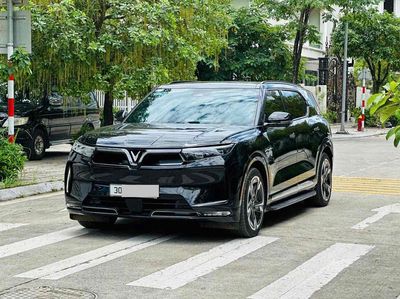 Xe điện VinFast VF9 Plus 2023 Đen