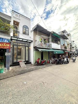 Nhà phố 60 m² · 3 PN · Đường Đoàn Văn Bơ