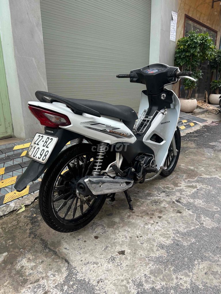 Белые номера автомобилей Honda Wave